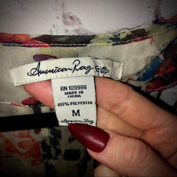 🌟NOT SOLD🌟Floral, sheer shirt - Picture 4 of 4